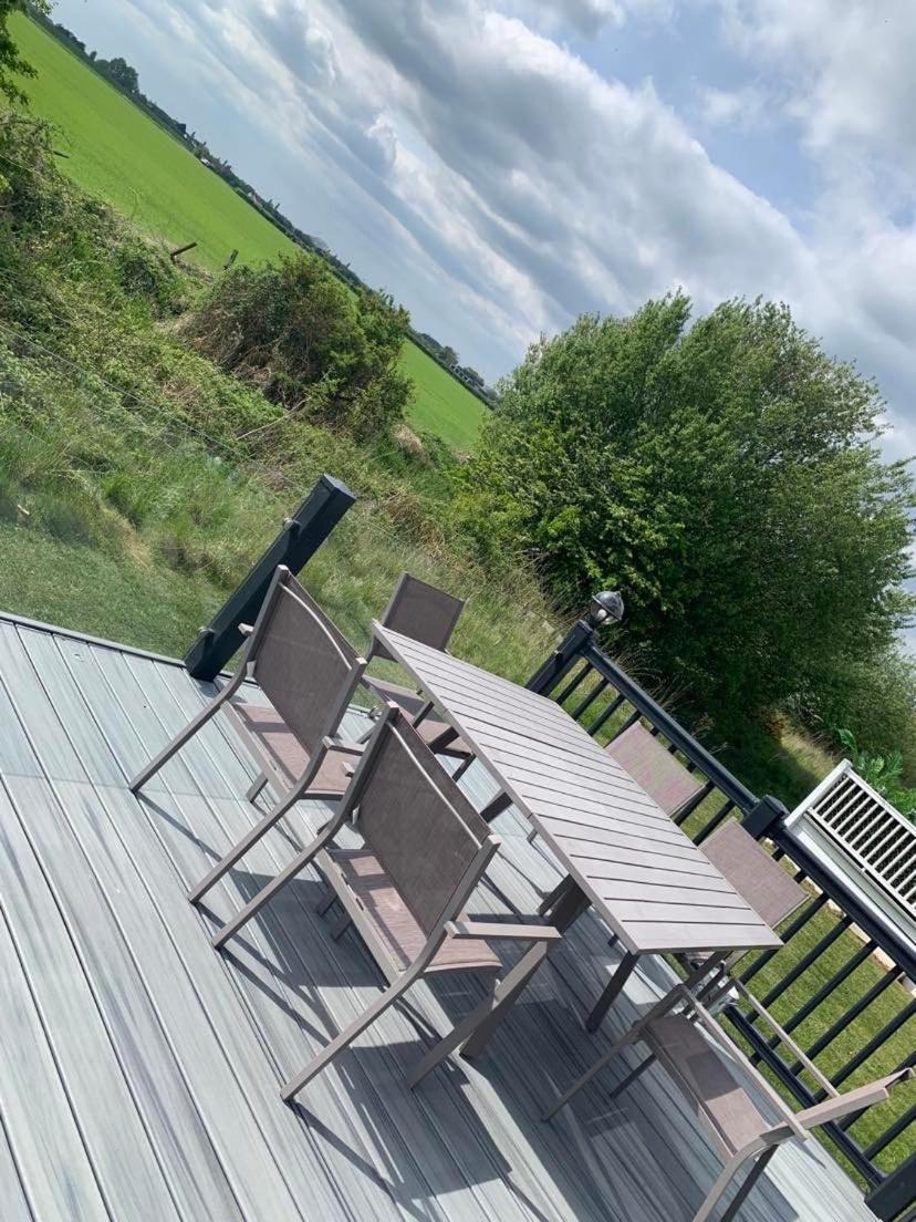 Muscovy Lodge With Hot Tub At Tattershall Lakes Country Park Exterior photo